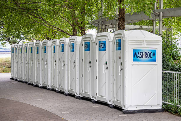 Best Porta potty delivery and setup  in Lincoln Center, KS